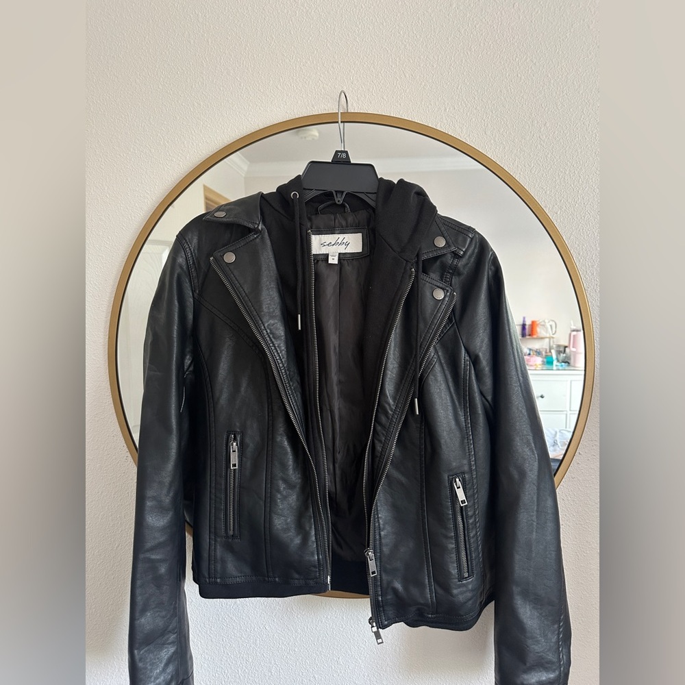 Leather jacket - Picture 3 of 3